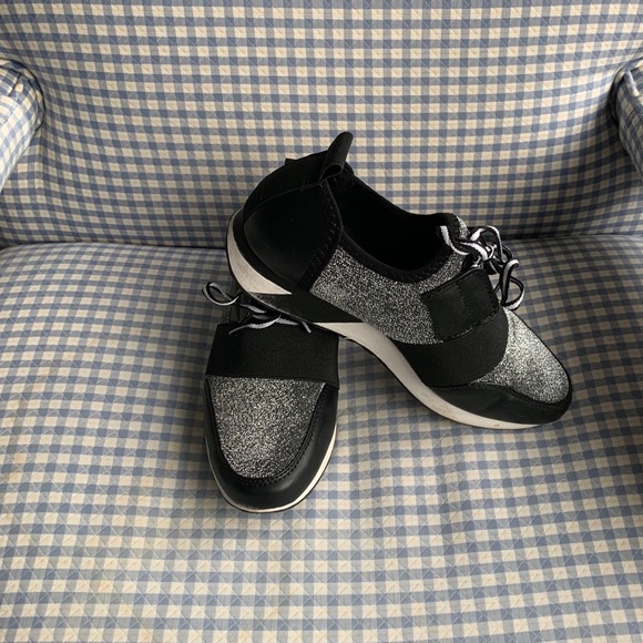 COPY - Casual ladies shoes black and  metallic si… - Picture 2 of 5